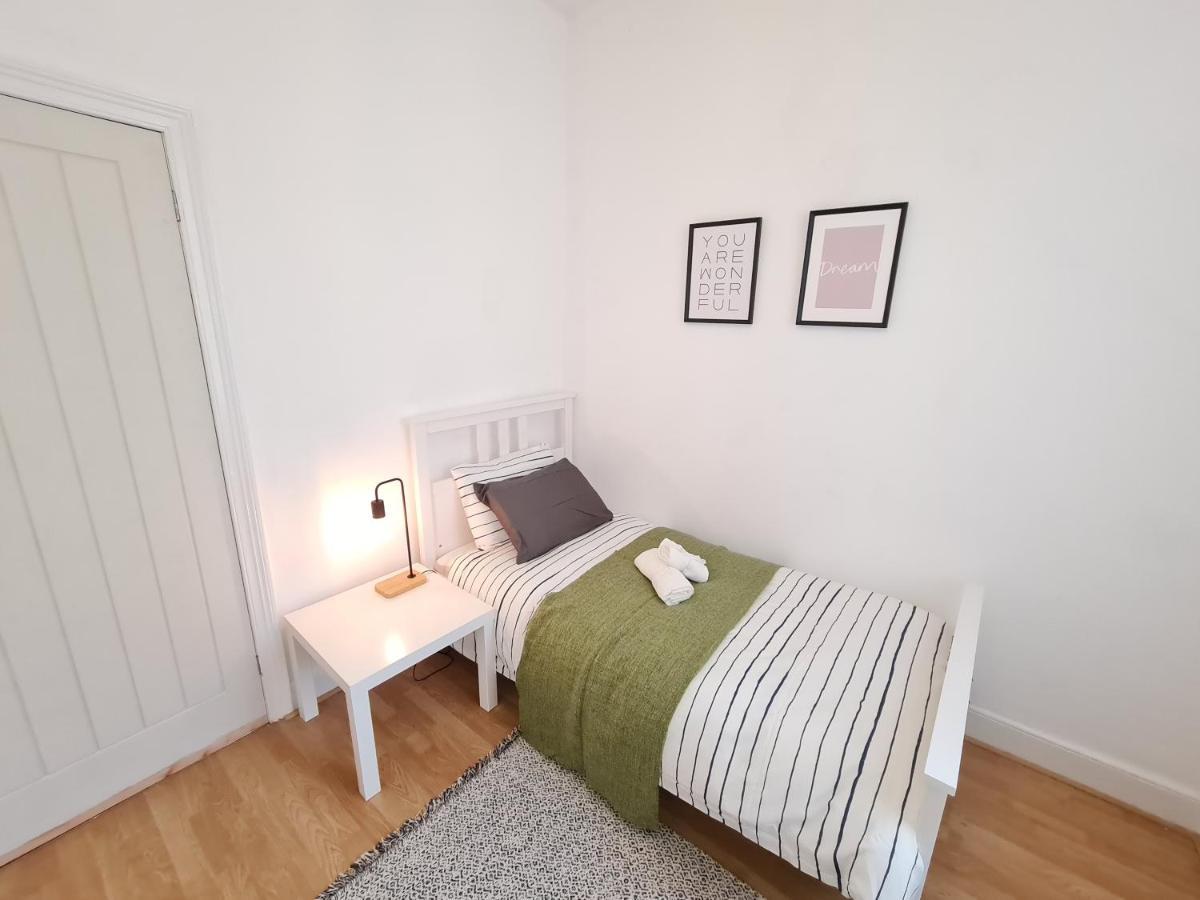 Large 3 Bed Flat, Free Parking Apartment Нюкасъл ъпон Тайн Екстериор снимка